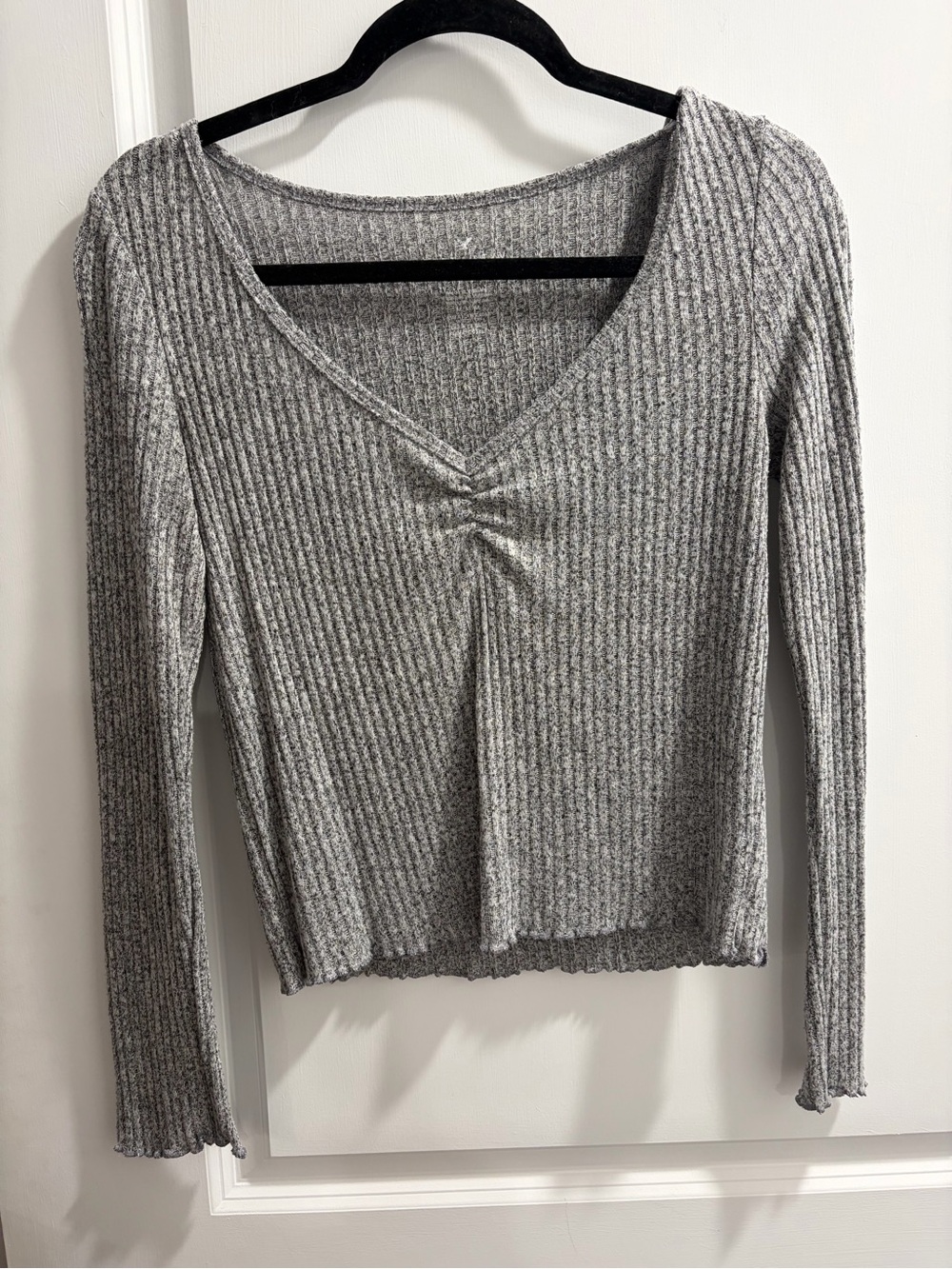 American Eagle Soft & Sext Grey Ribbed V-Neck Long Sleeve Top